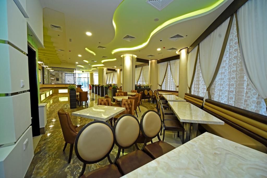 Alain Hotel Ajman Exteriör bild