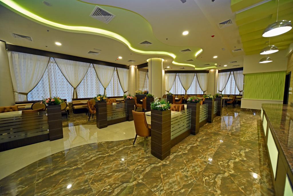 Alain Hotel Ajman Exteriör bild