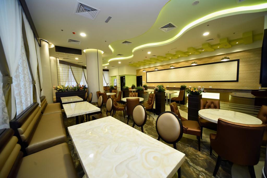 Alain Hotel Ajman Exteriör bild